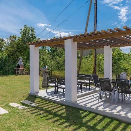 Alma By Interhome * Šišan