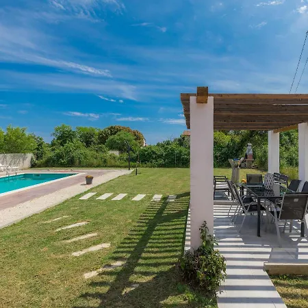 Holiday home Alma By Interhome Sisan